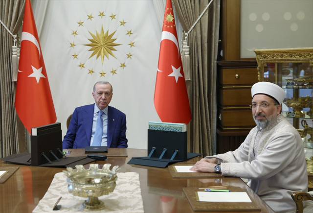 Cumhurbaşkanı Erdoğan, Türkiye Diyanet Vakfına kurban bağışında bulundu - Resim: 0 Cumhurbaşkanı Erdoğan, Türkiye Diyanet Vakfına kurban bağışında bulundu - Resim: 0